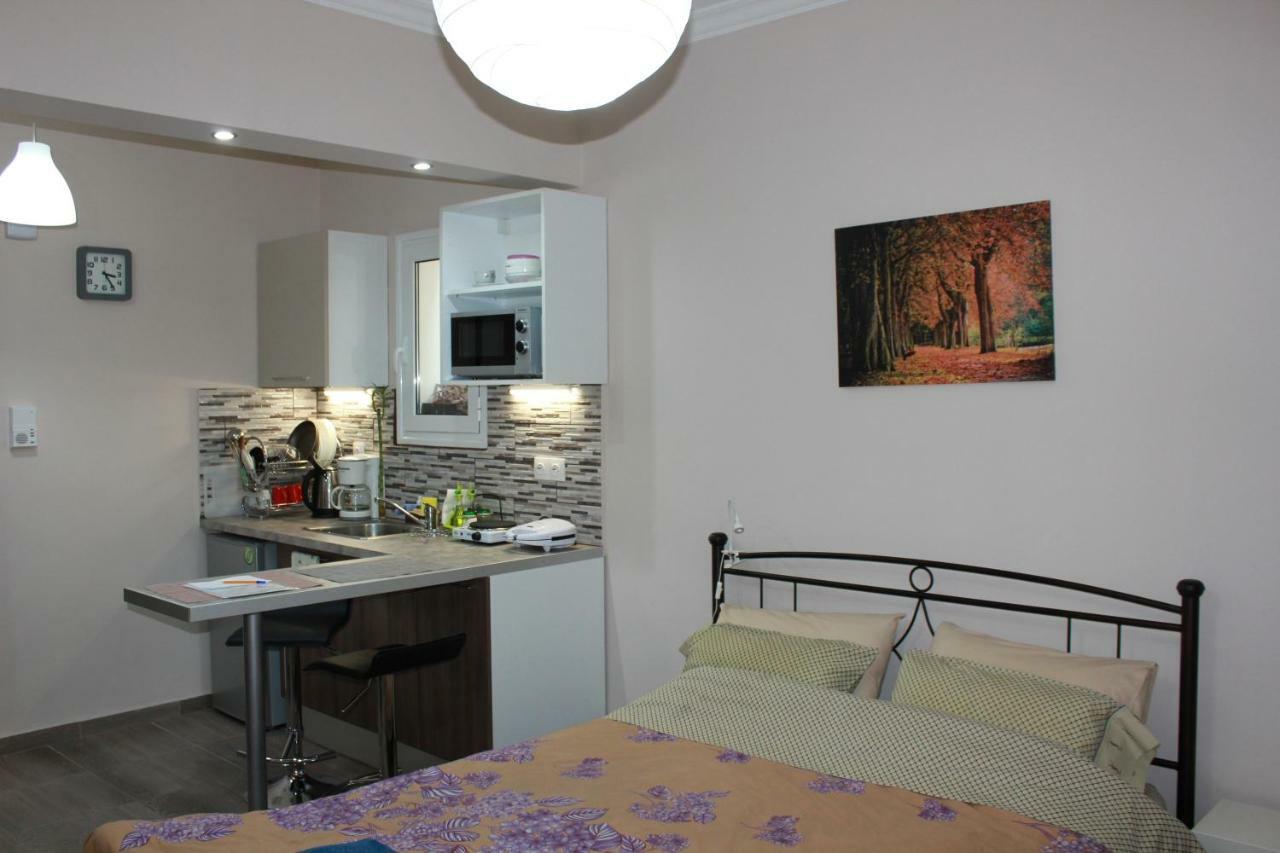 7 Stars Near Metro Apartment Athens